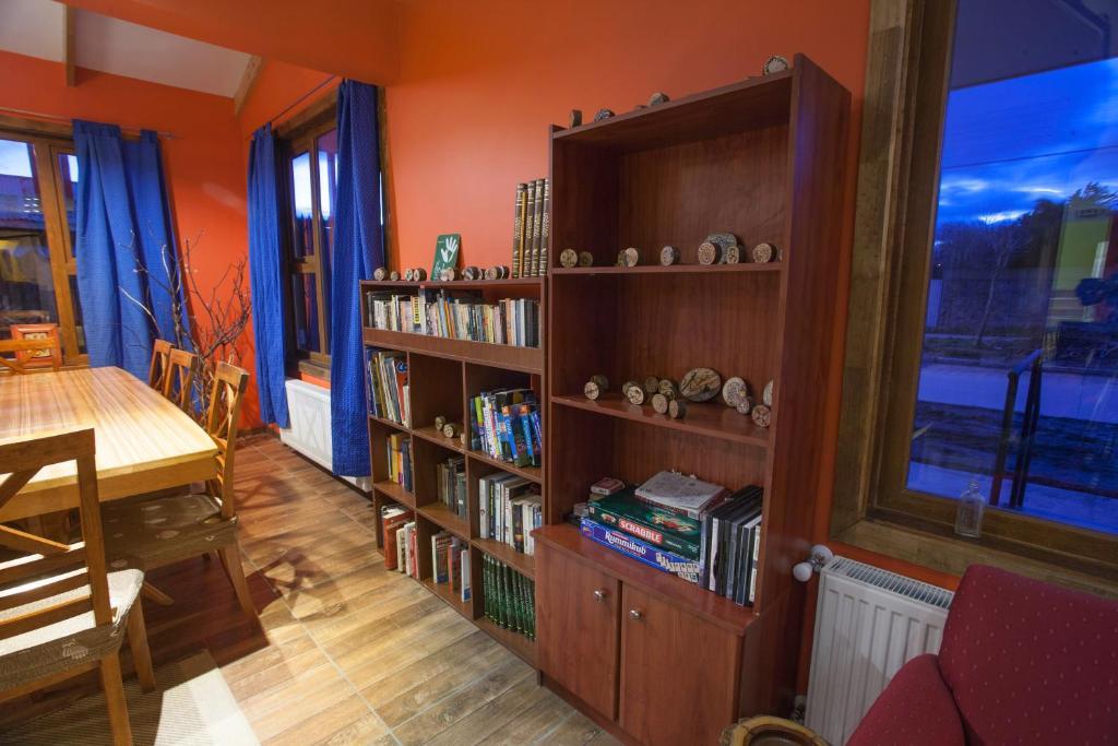 The Singing Lamb Bed & Breakfast Puerto Natales Bagian luar foto